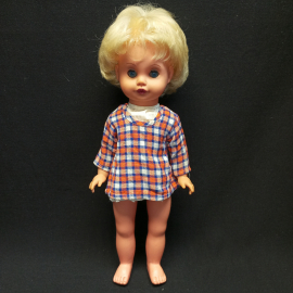 Кукла ГДР 38 см, номерная. Начинающиеся почернение, нарыв диска, дефекты пальцев 